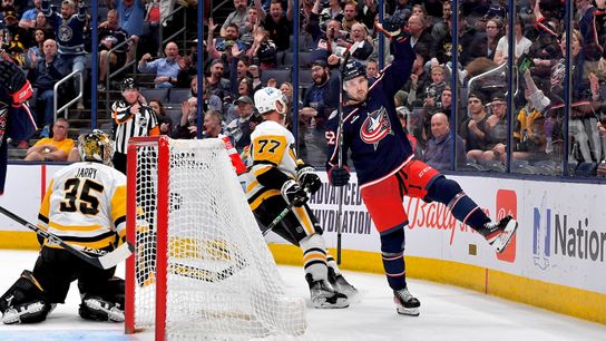 Freeze Frame: A parting gift from Carter, Dumoulin? (Penguins)
